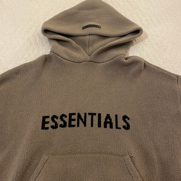 Essentials Fear of God Graphic Print Crew Neck Sweater
Size: XS - Picture 2 of 8